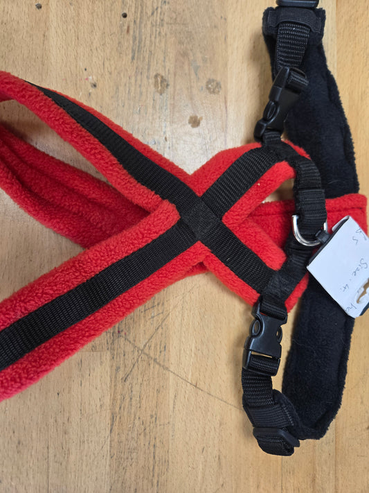 RED MED FLEECE HARNESS